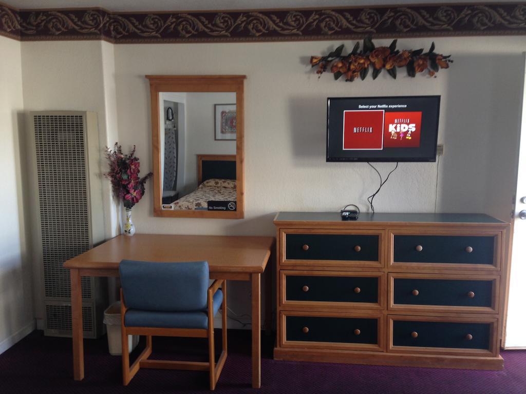 Travelers Inn And Suites South Lake Tahoe Ruang foto